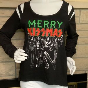 ROCK & REPUBLIC MERRY KISSMAS LONG SLEEVE TEE NWT